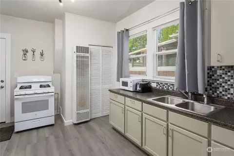2313 Everett Ave, Everett, WA 98201 photo 20