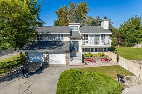214 Belmont Ave, Moses Lake, WA 98837