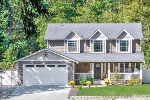 1906 Bartl Dr, Camano Island, WA 98282
