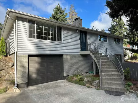 104 SW 104th St, Seattle, WA 98146