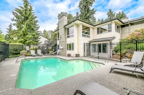 31500 33rd Pl SW #V-103, Federal Way, WA 98023
