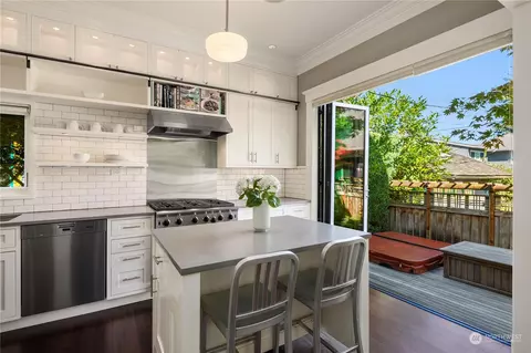 606 15th Ave E, Seattle, WA 98112 photo 16