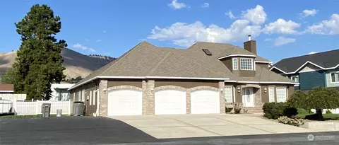 906 Poplar Ave, Wenatchee, WA 98801