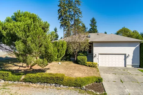 5041 Chipshot Way, Freeland, WA 98249
