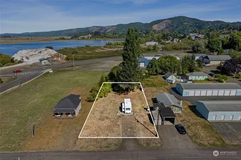 617 Oregon Ave, South Bend, WA 98586