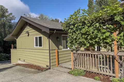 20808 Larch Way, Lynnwood, WA 98036