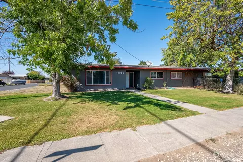 9015 Bong Loop #9017, Moses Lake, WA 98837