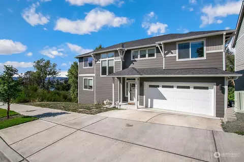 2203 Seringa Ave, Bremerton, WA 98310