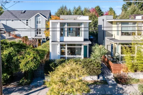 1724 NW 61st St, Seattle, WA 98107