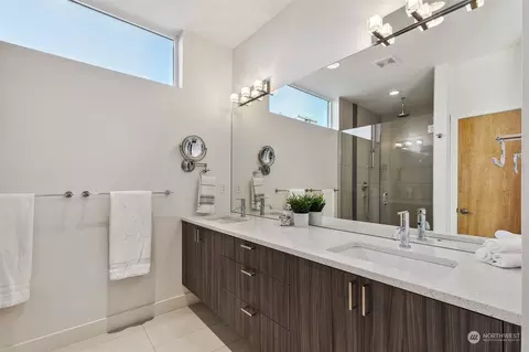 2502 E Olive St, Seattle, WA 98122 photo 14