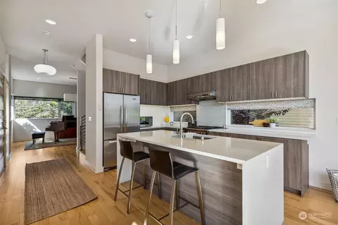 2502 E Olive St, Seattle, WA 98122 photo 3