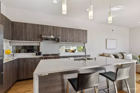 2502 E Olive St, Seattle, WA 98122 photo 4