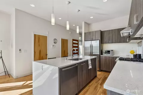 2502 E Olive St, Seattle, WA 98122 photo 7