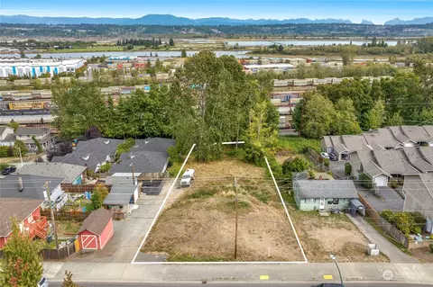 815 E Marine View Dr, Everett, WA 98201
