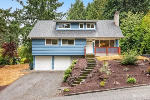 3704 NE 192nd St, Lake Forest Park, WA 98155