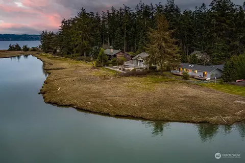 517 Race Rd, Coupeville, WA 98239