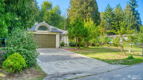 457 Greenwood Dr, Point Roberts, WA 98281