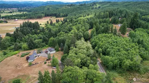 12 Nn Rue Creek Rd, Raymond, WA 98577