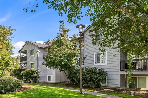 6700 NE 182nd St #C306, Kenmore, WA 98028