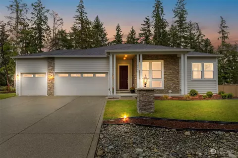 5644 Skyfall Pl NW, Bremerton, WA 98312