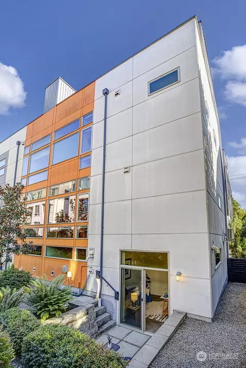 3220 S Edmunds St #A, Seattle, WA 98118