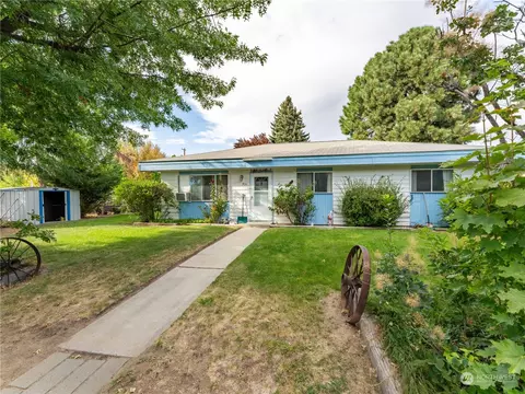 931 N Jackson Pl, East Wenatchee, WA 98802