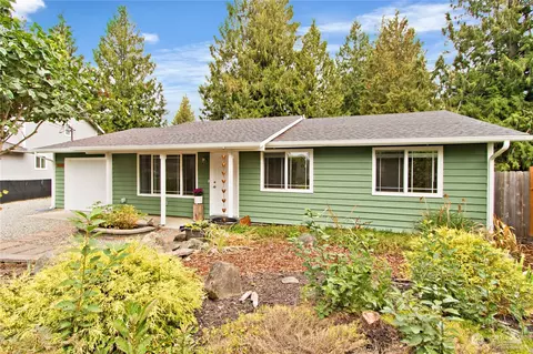 5434 S Island Dr E, Bonney Lake, WA 98391