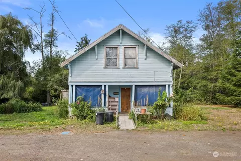 518 Seventh St, Raymond, WA 98577