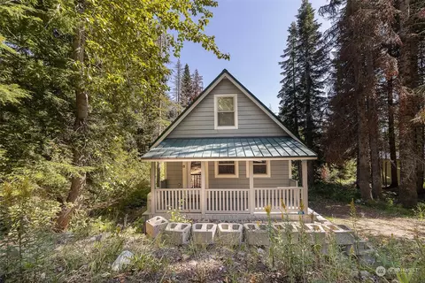 241 Kearny Dr, Snoqualmie Pass, WA 98068