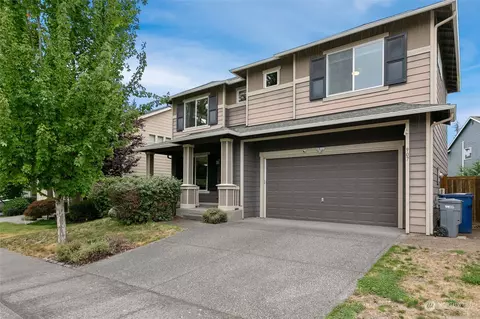 907 207th St SW, Lynnwood, WA 98036