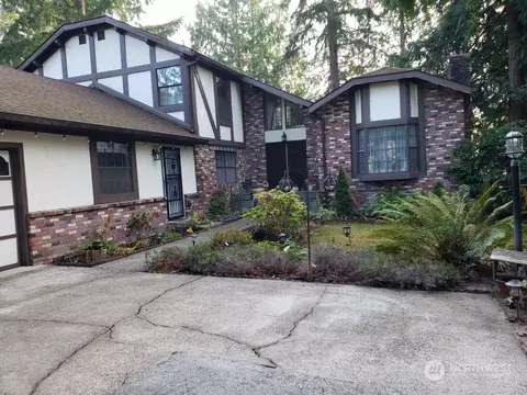 1608 Camelot Park SW, Olympia, WA 98512