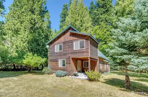 123 Wapiti Dr, Packwood, WA 98361