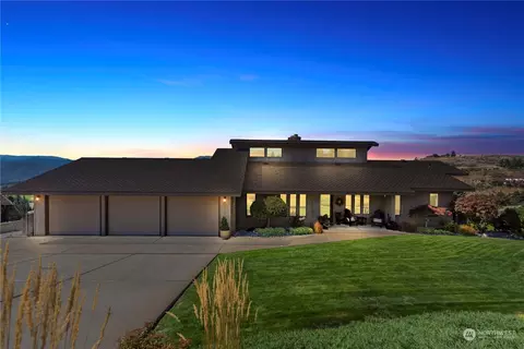 127 Heather Ln, Wenatchee, WA 98801
