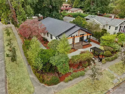 7955 28th Ave SW, Seattle, WA 98126