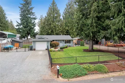 5426 S Island Dr E, Bonney Lake, WA 98391