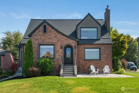 1534 46th Ave SW, Seattle, WA 98116
