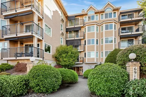 6910 California Ave SW #11, Seattle, WA 98136