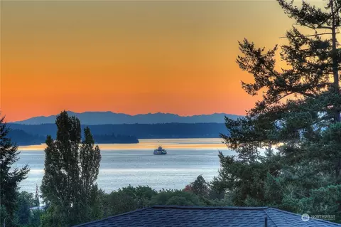 1207 Sequalish St, Steilacoom, WA 98388