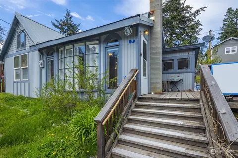 131 W 5th St, Roslyn, WA 98941