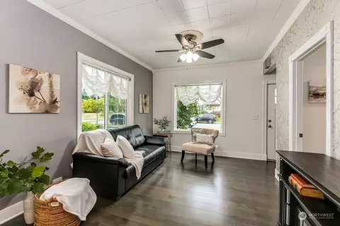 2417 Pine St, Everett, WA 98201 photo 5