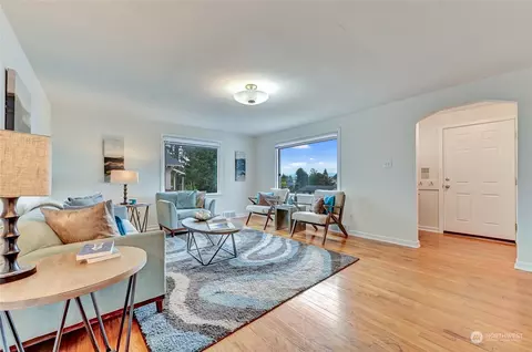 1522 Pine St, Everett, WA 98201 photo 4