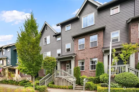 826 4th Ave NE, Issaquah, WA 98029