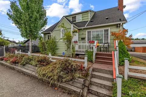 703 N 7th Ave, Kelso, WA 98626