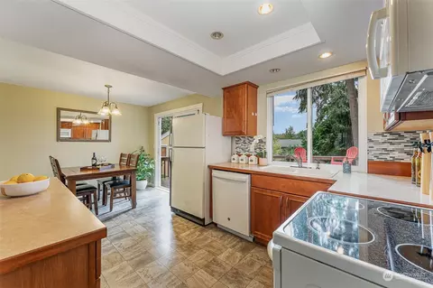 20323 12th Dr SE, Bothell, WA 98012 photo 4