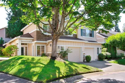530 Elma Pl NE, Renton, WA 98059