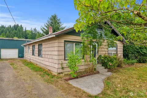 304 Kendrick St, South Bend, WA 98586