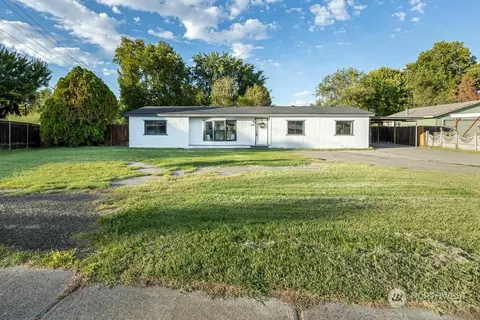 4510 Arlington Dr, West Richland, WA 99353