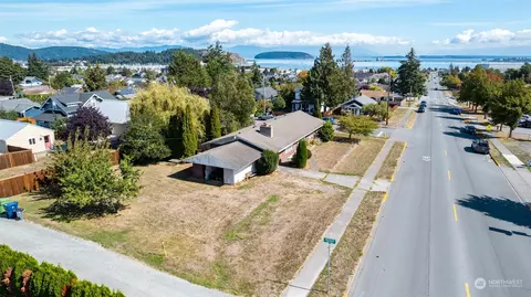 1404 22nd St, Anacortes, WA 98221