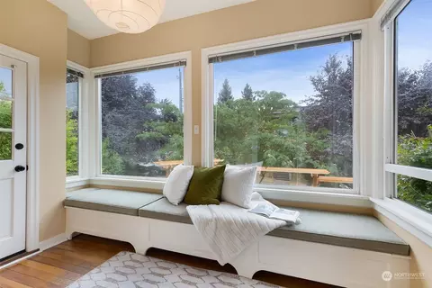 1408 E Spruce St, Seattle, WA 98122 photo 5