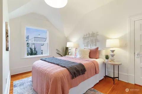 1408 E Spruce St, Seattle, WA 98122 photo 26